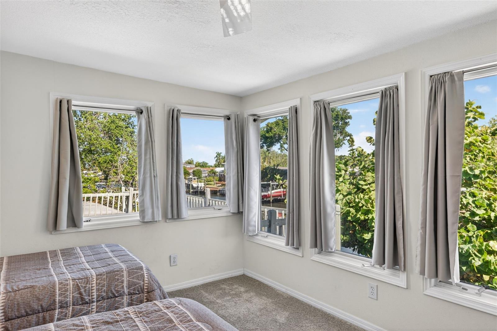 8705 BAY POINTE DR, TAMPA, FL, 33615