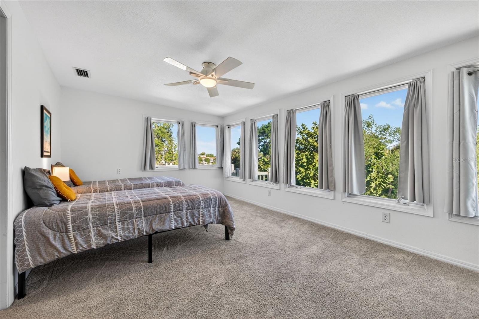 8705 BAY POINTE DR, TAMPA, FL, 33615