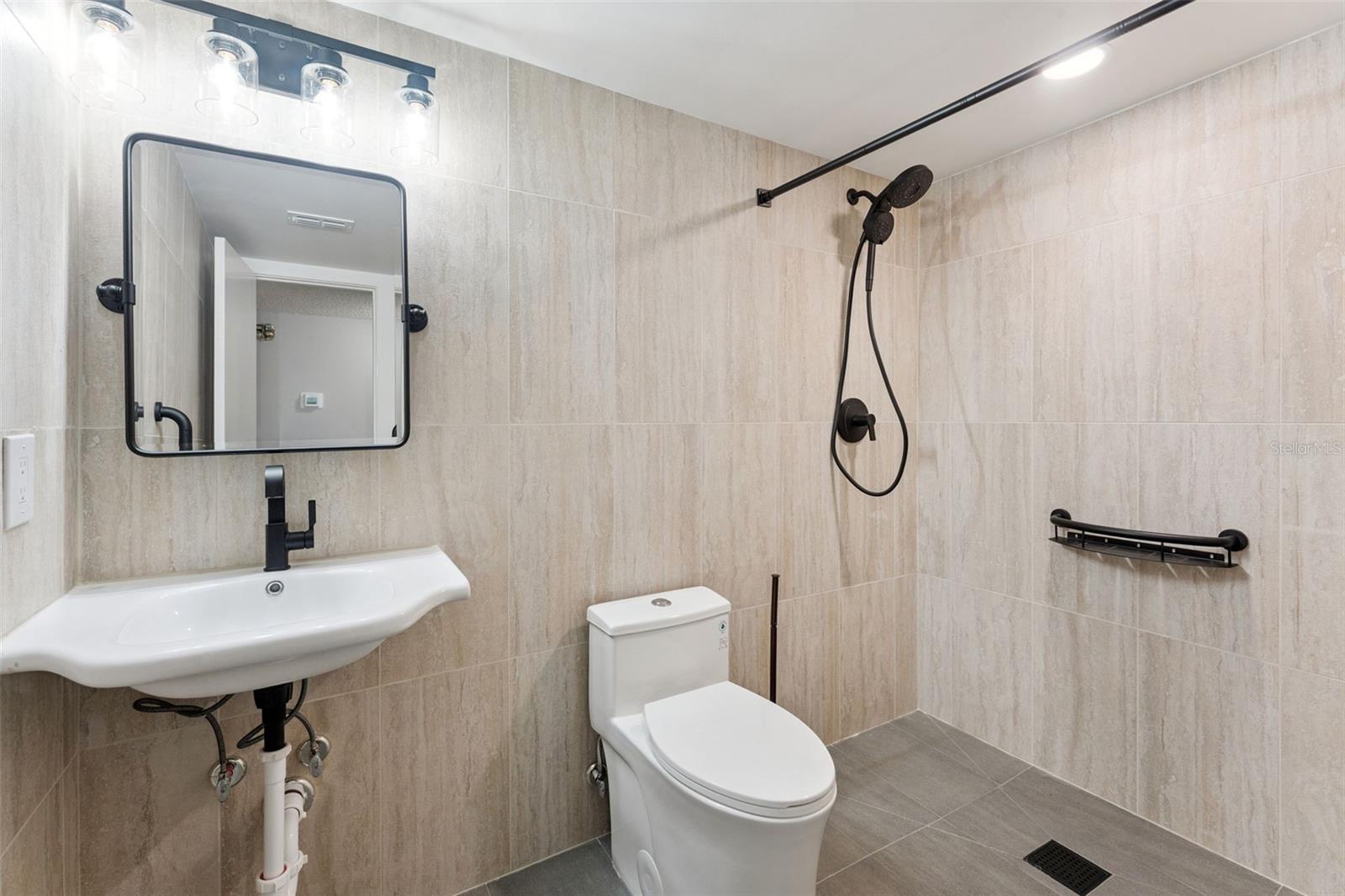 700 E AIRPORT BLVD #I2, SANFORD, FL, 32773