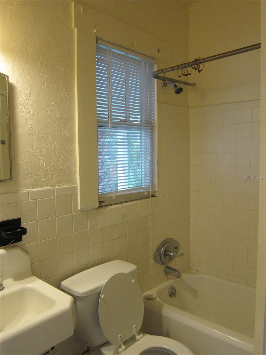 505 NE 9 AVE #2, GAINESVILLE, FL, 32601