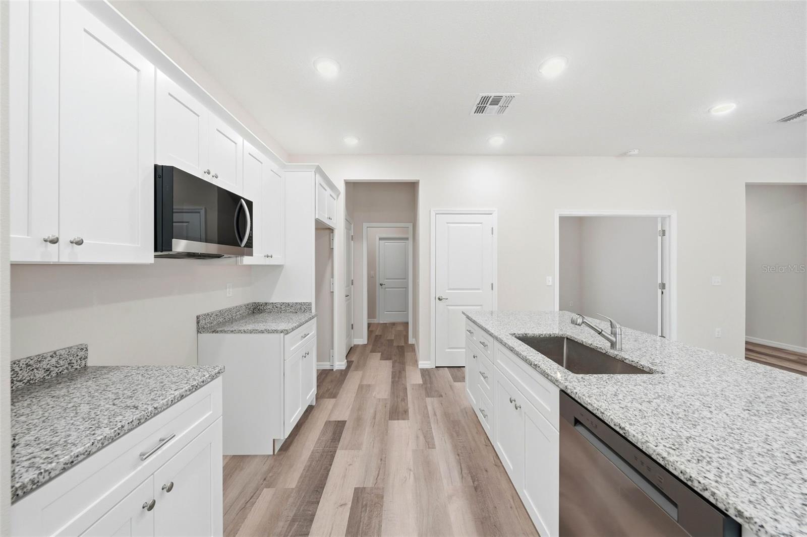 13404 NEW YORK AVE, ASTATULA, FL, 34705