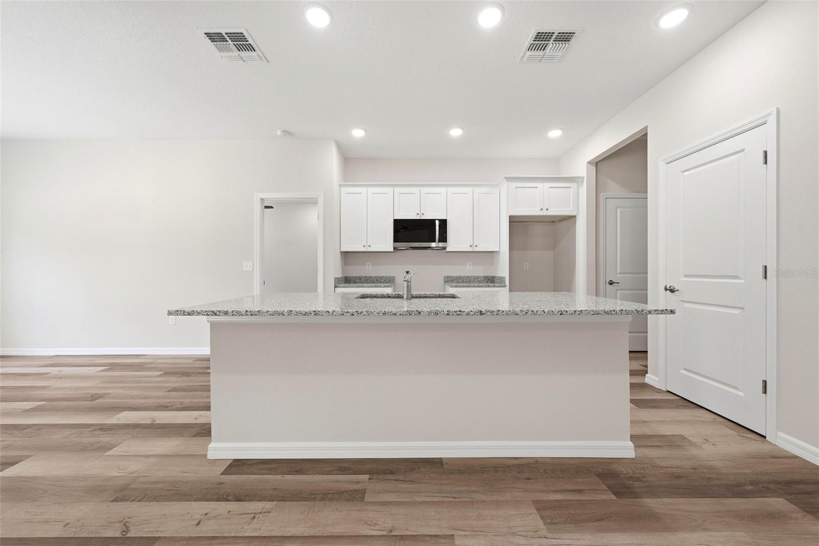 13404 NEW YORK AVE, ASTATULA, FL, 34705