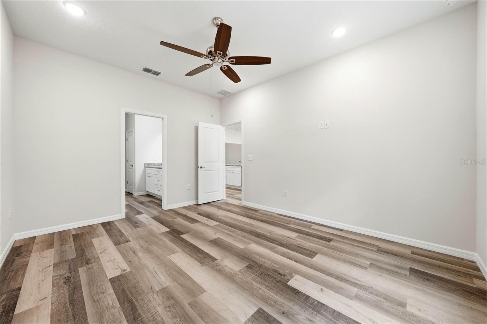 13404 NEW YORK AVE, ASTATULA, FL, 34705