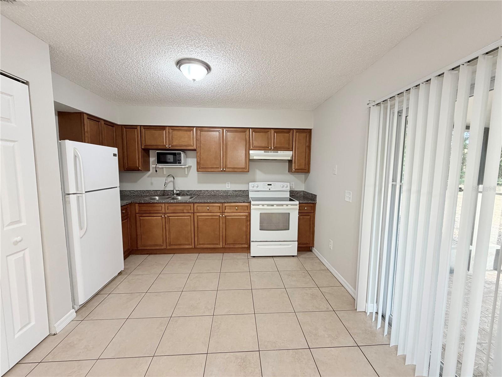 330 DOGWOOD AVE, ORANGE CITY, FL, 32763