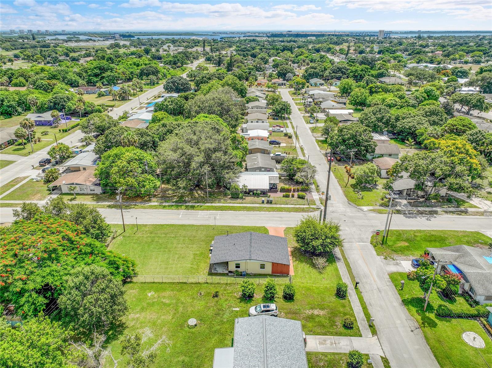 2102 AVENUE P, FORT PIERCE, FL, 34950