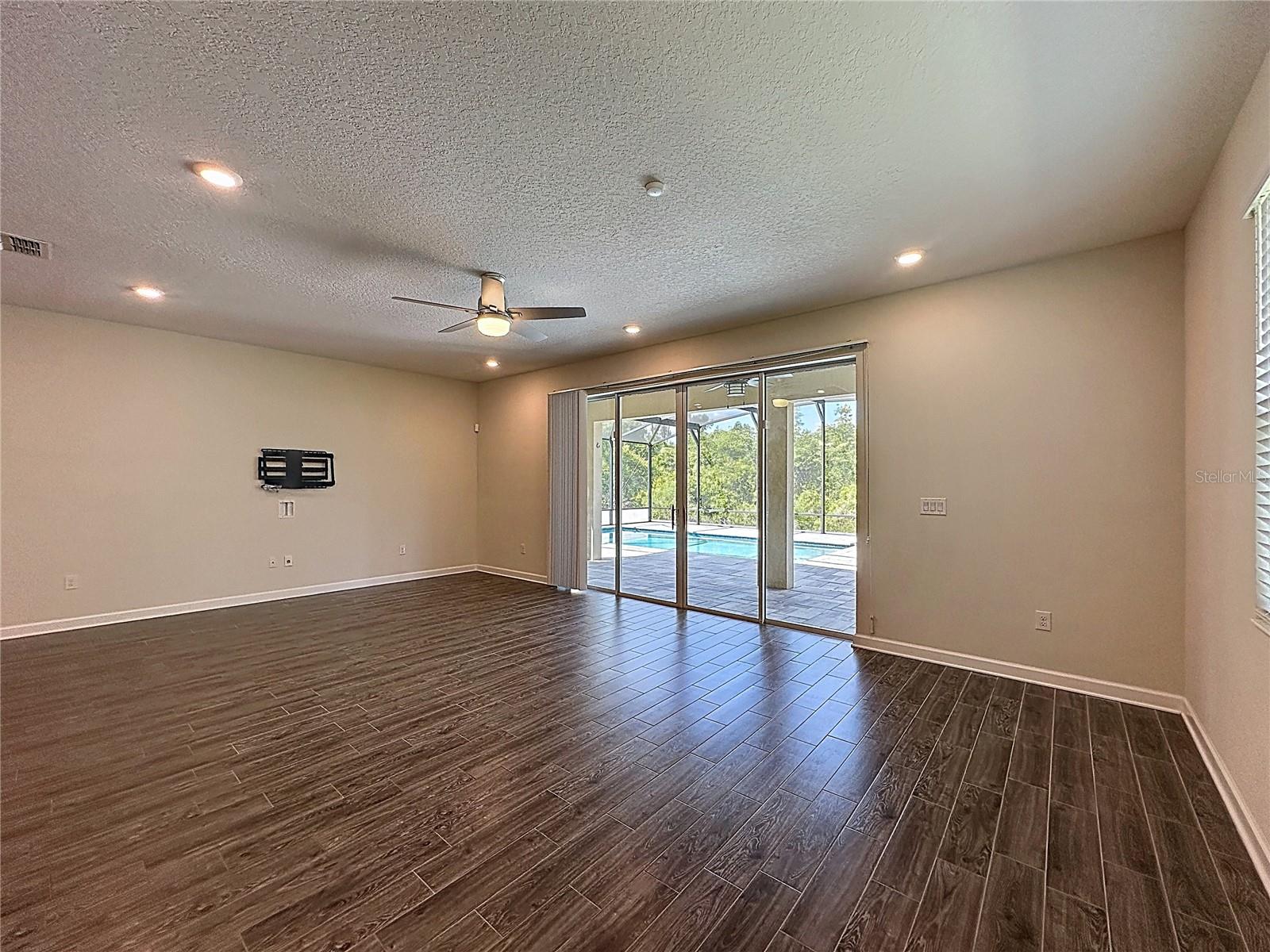 521 BRUNSWICK DR, DAVENPORT, FL, 33837