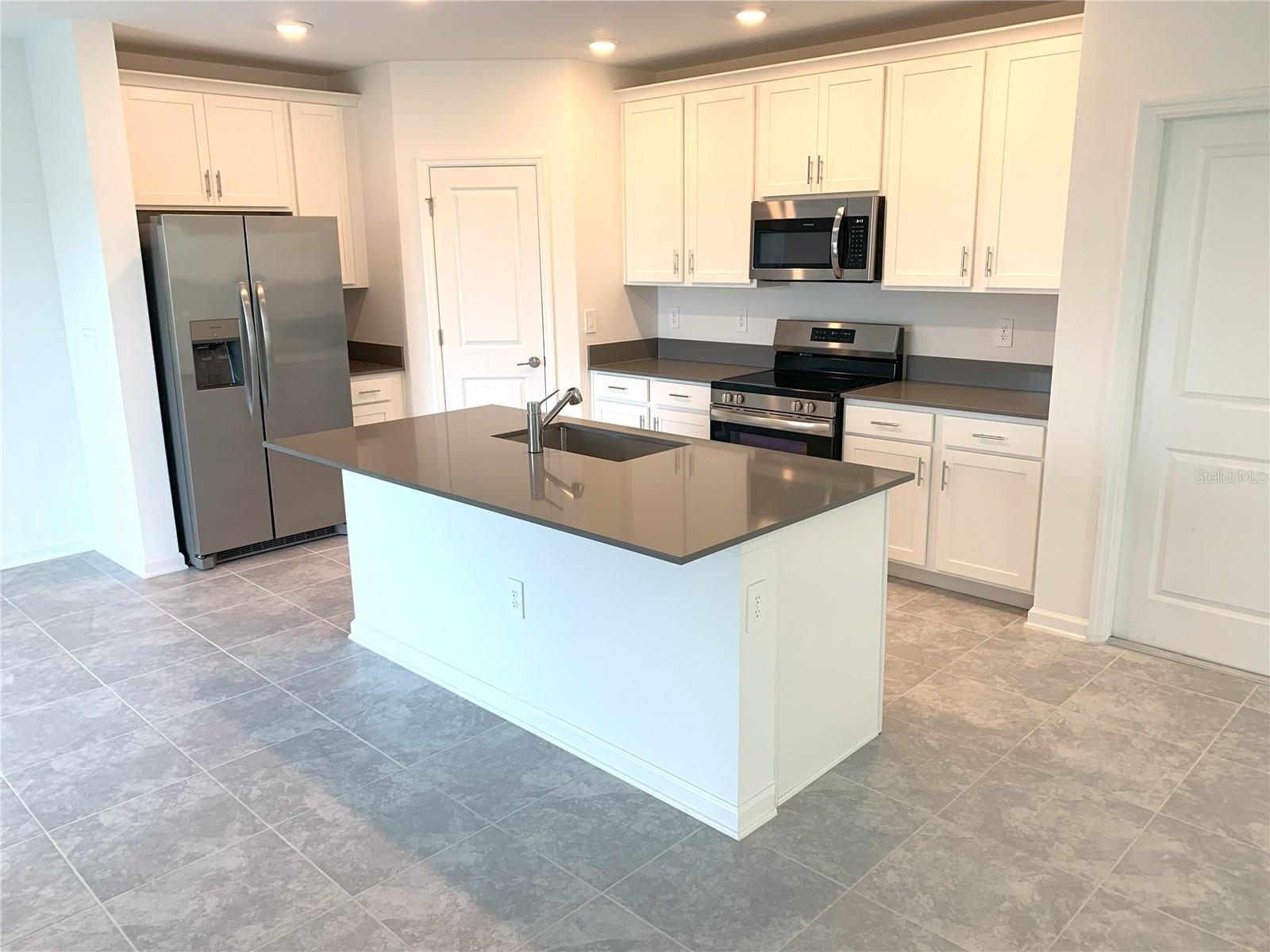 2731 RUNNERS CIR, CLERMONT, FL, 34714