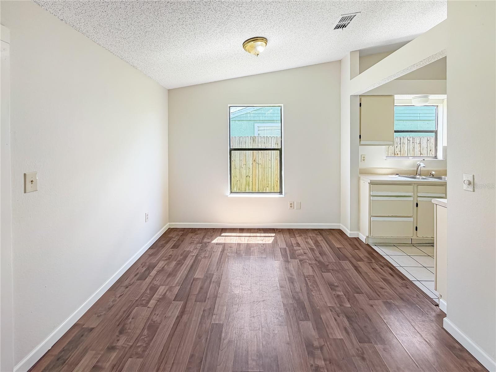 1204 FORESTWOOD DR, OLDSMAR, FL, 34677