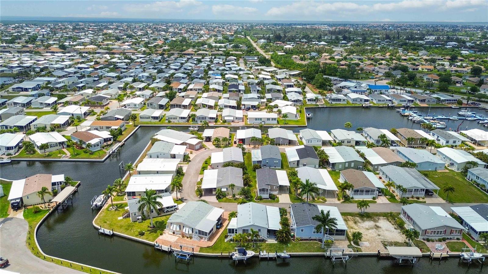 18 EMDEN CIR, PUNTA GORDA, FL, 33950