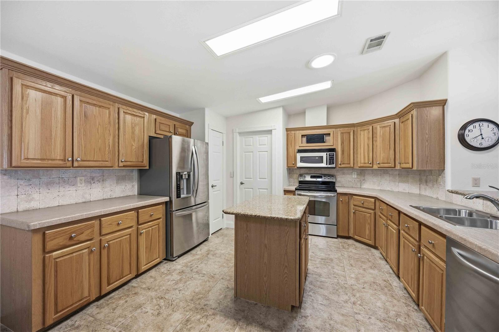 18 EMDEN CIR, PUNTA GORDA, FL, 33950