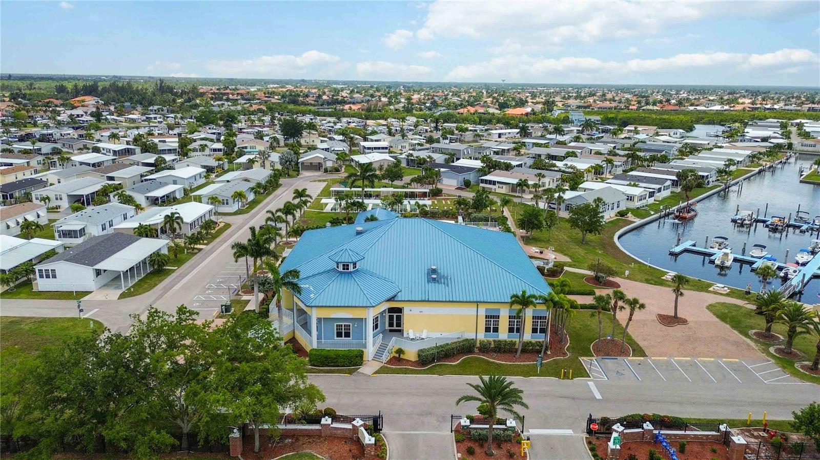 18 EMDEN CIR, PUNTA GORDA, FL, 33950