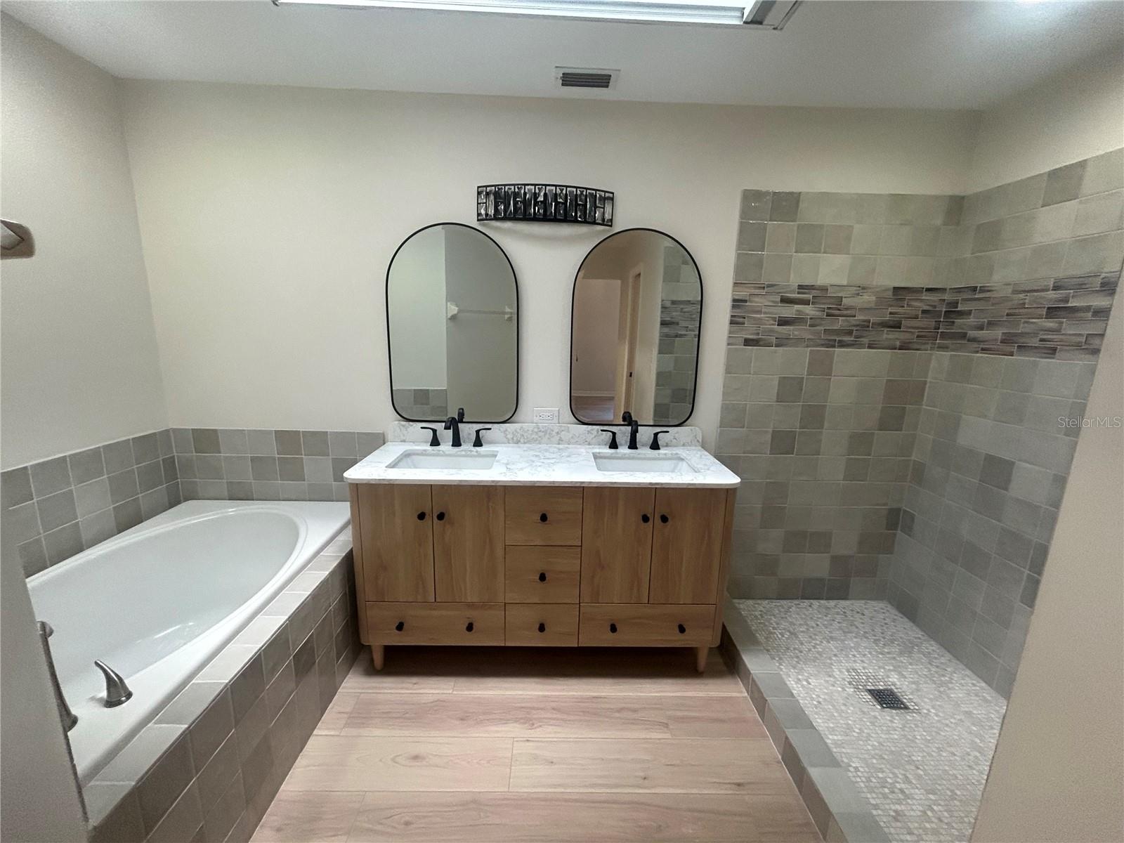 12244 NW 10TH PL, NEWBERRY, FL, 32669