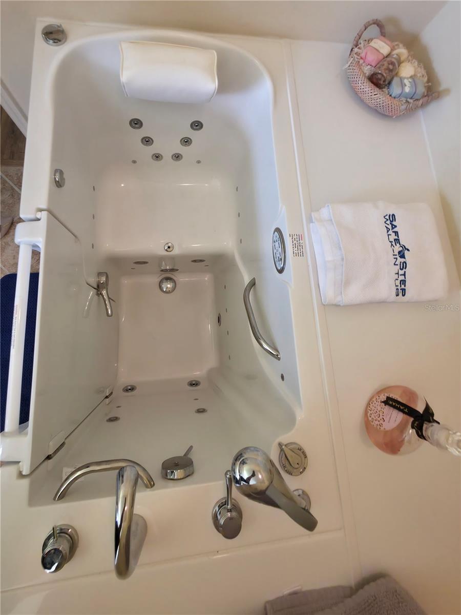 4724 SABLE RIDGE CT, LEESBURG, FL, 34748