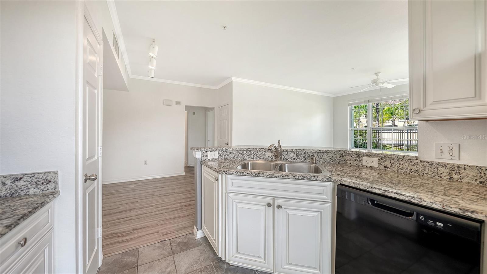 5501 ROSEHILL RD #105, SARASOTA, FL, 34233