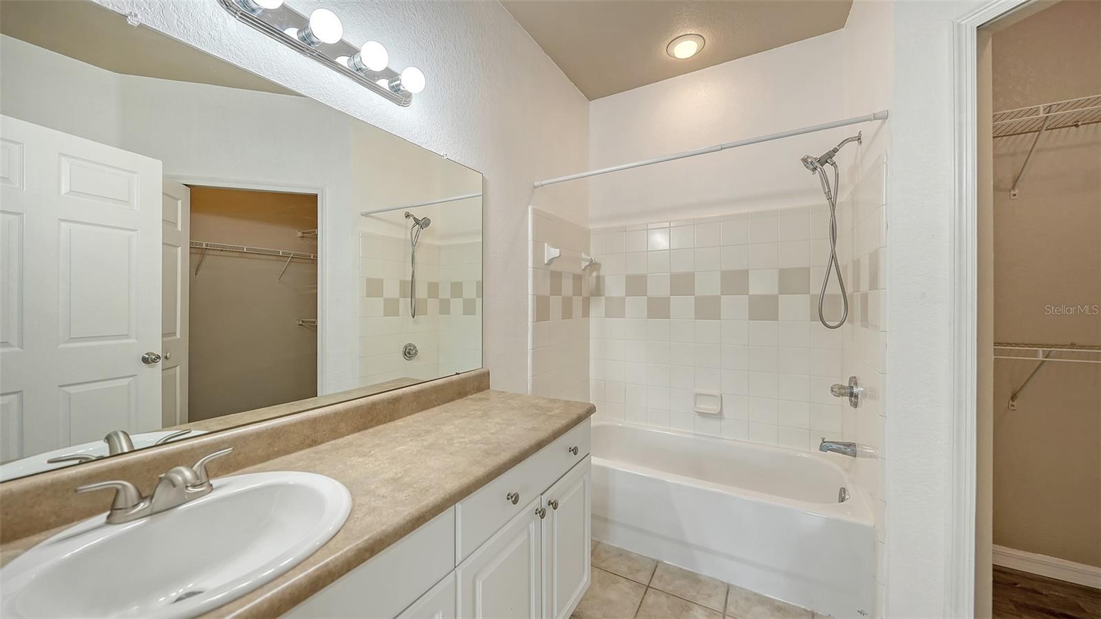 5501 ROSEHILL RD #105, SARASOTA, FL, 34233