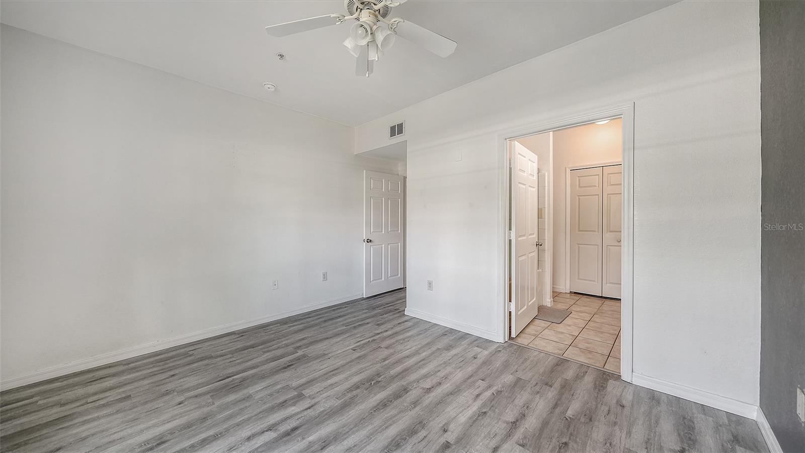 5501 ROSEHILL RD #105, SARASOTA, FL, 34233