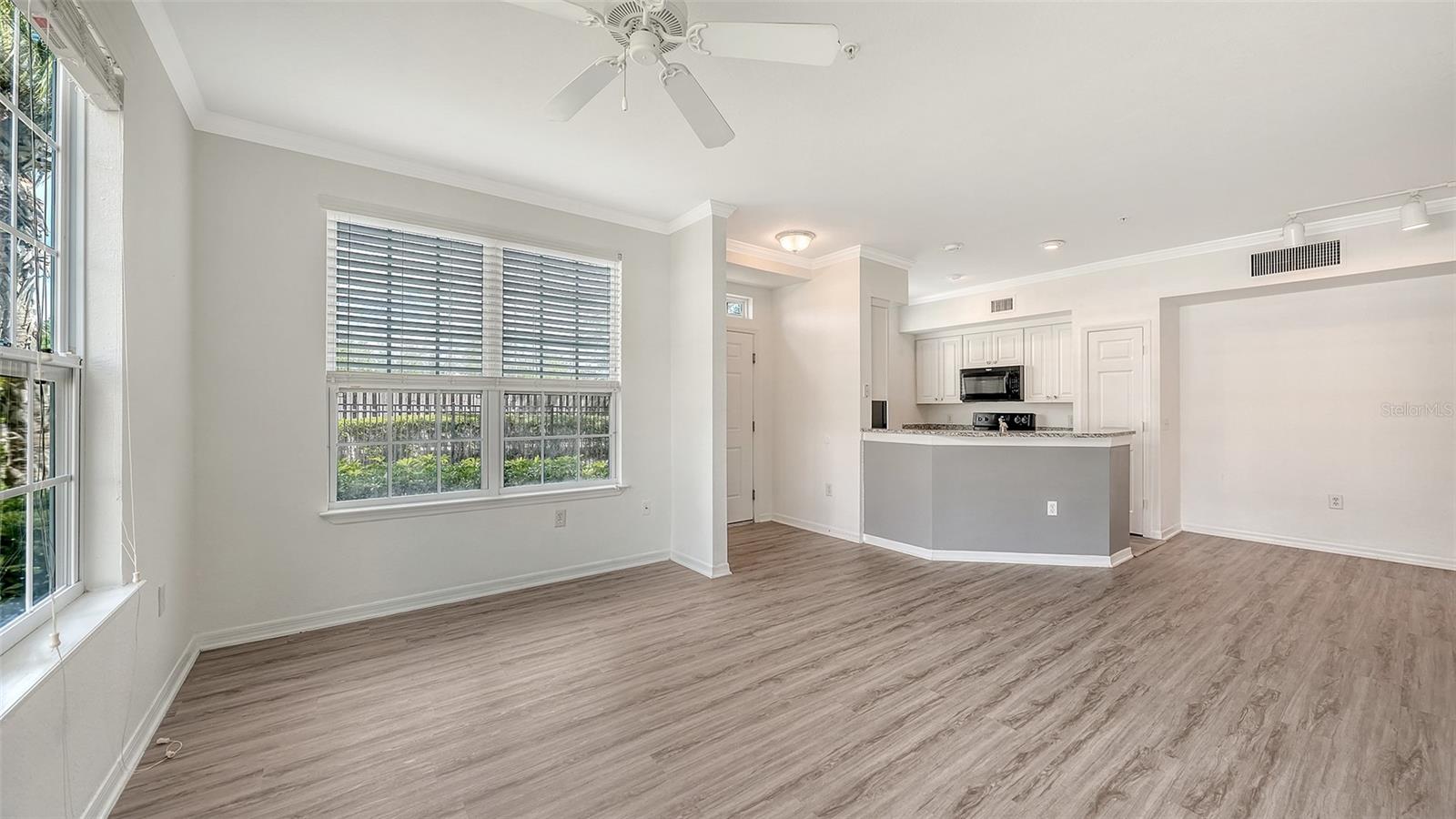 5501 ROSEHILL RD #105, SARASOTA, FL, 34233