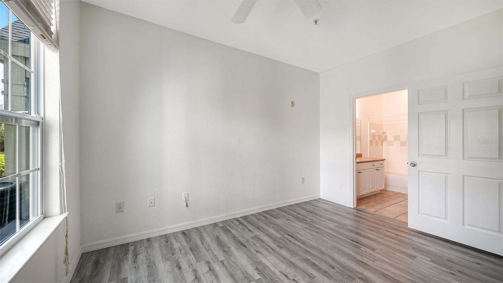 5501 ROSEHILL RD #105, SARASOTA, FL, 34233