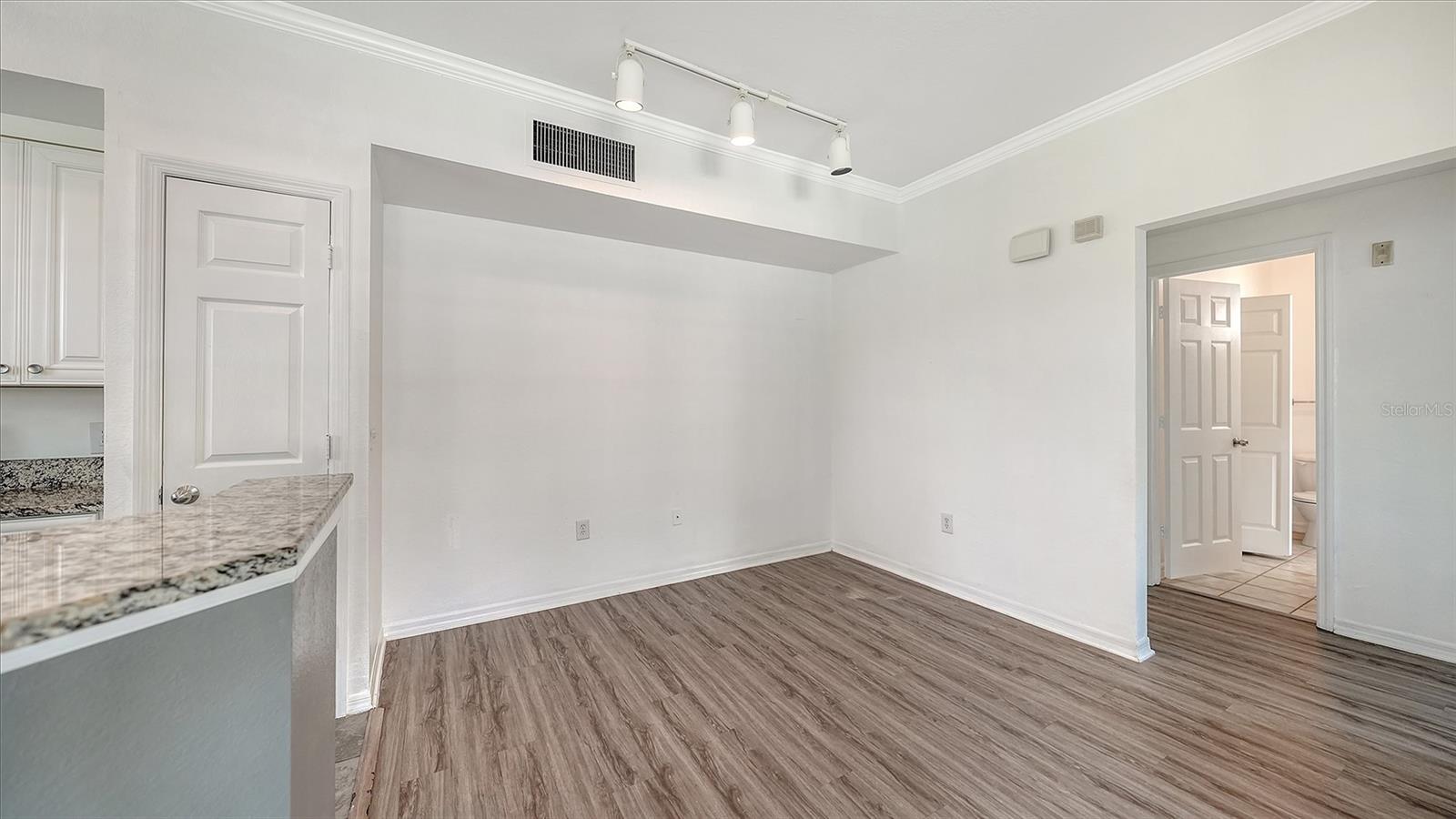 5501 ROSEHILL RD #105, SARASOTA, FL, 34233