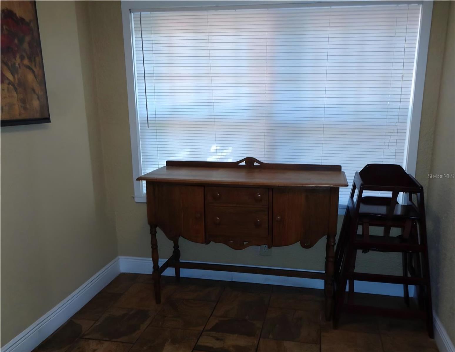 208 W HOWRY AVE, DELAND, FL, 32720