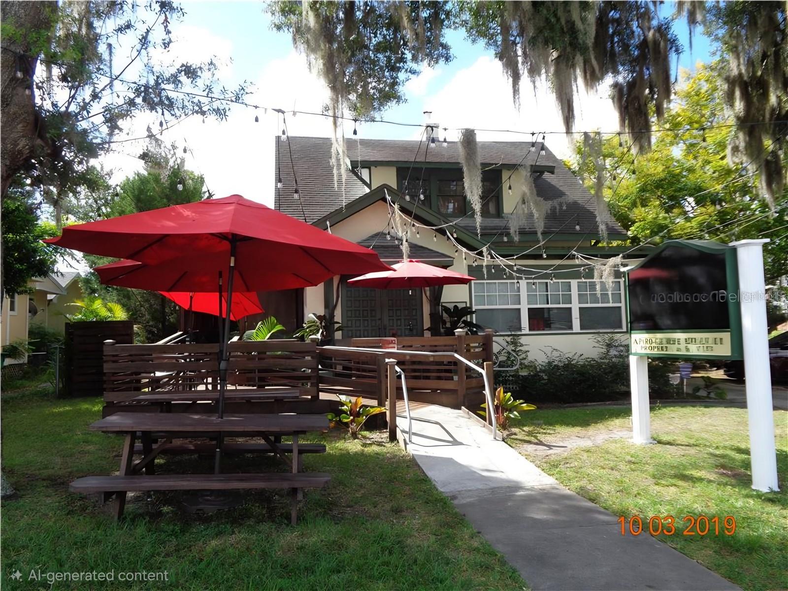 208 W HOWRY AVE, DELAND, FL, 32720