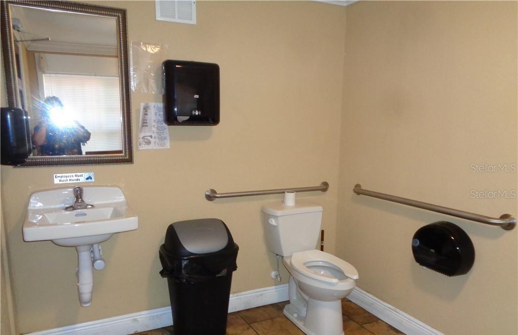 208 W HOWRY AVE, DELAND, FL, 32720