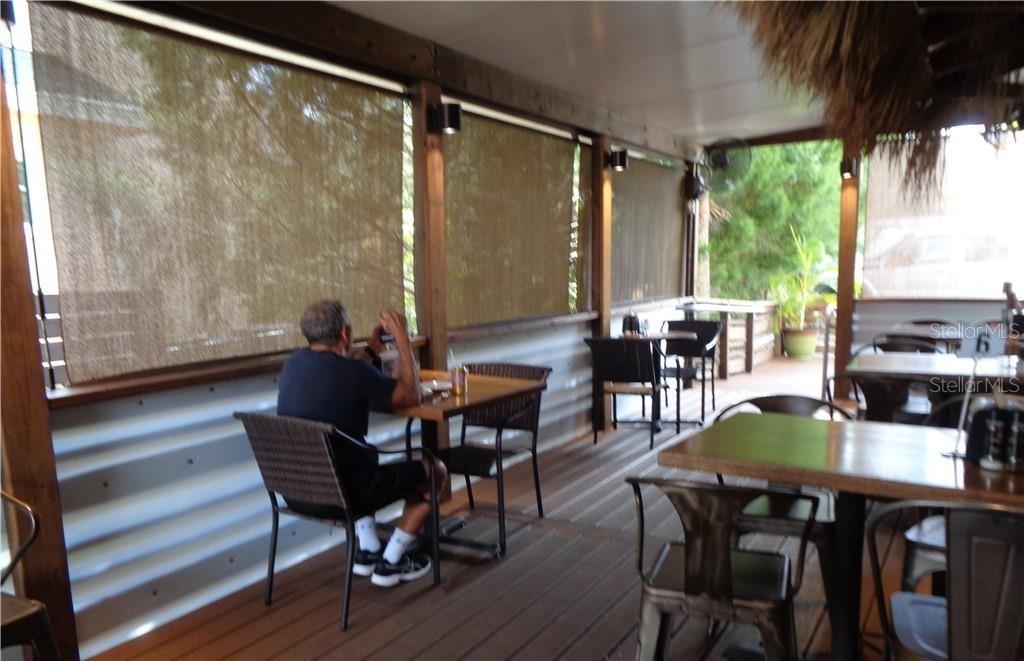 208 W HOWRY AVE, DELAND, FL, 32720