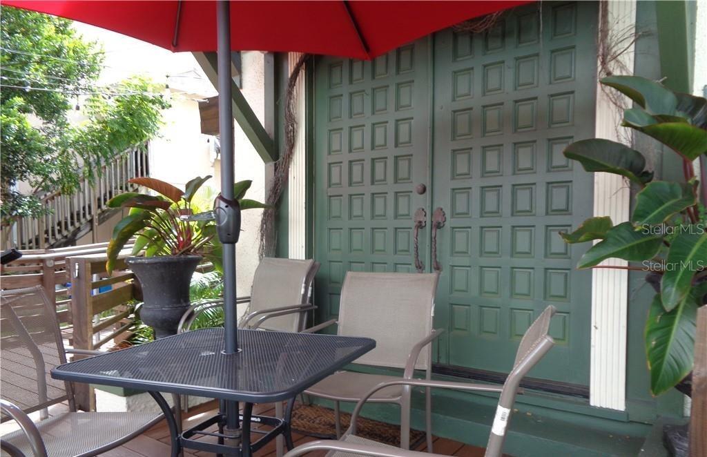 208 W HOWRY AVE, DELAND, FL, 32720