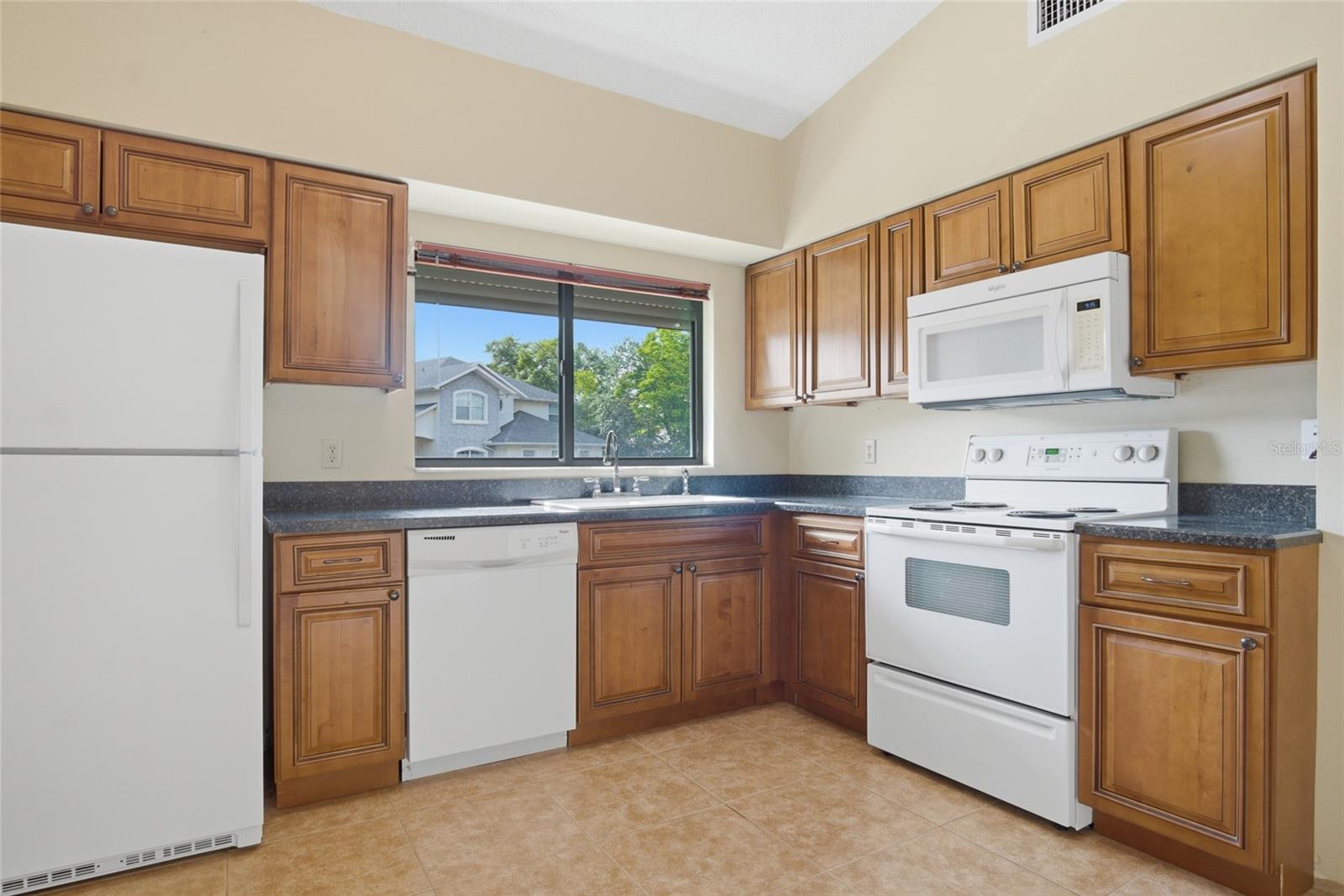 2246 W FIRWOOD DR, DELTONA, FL, 32725