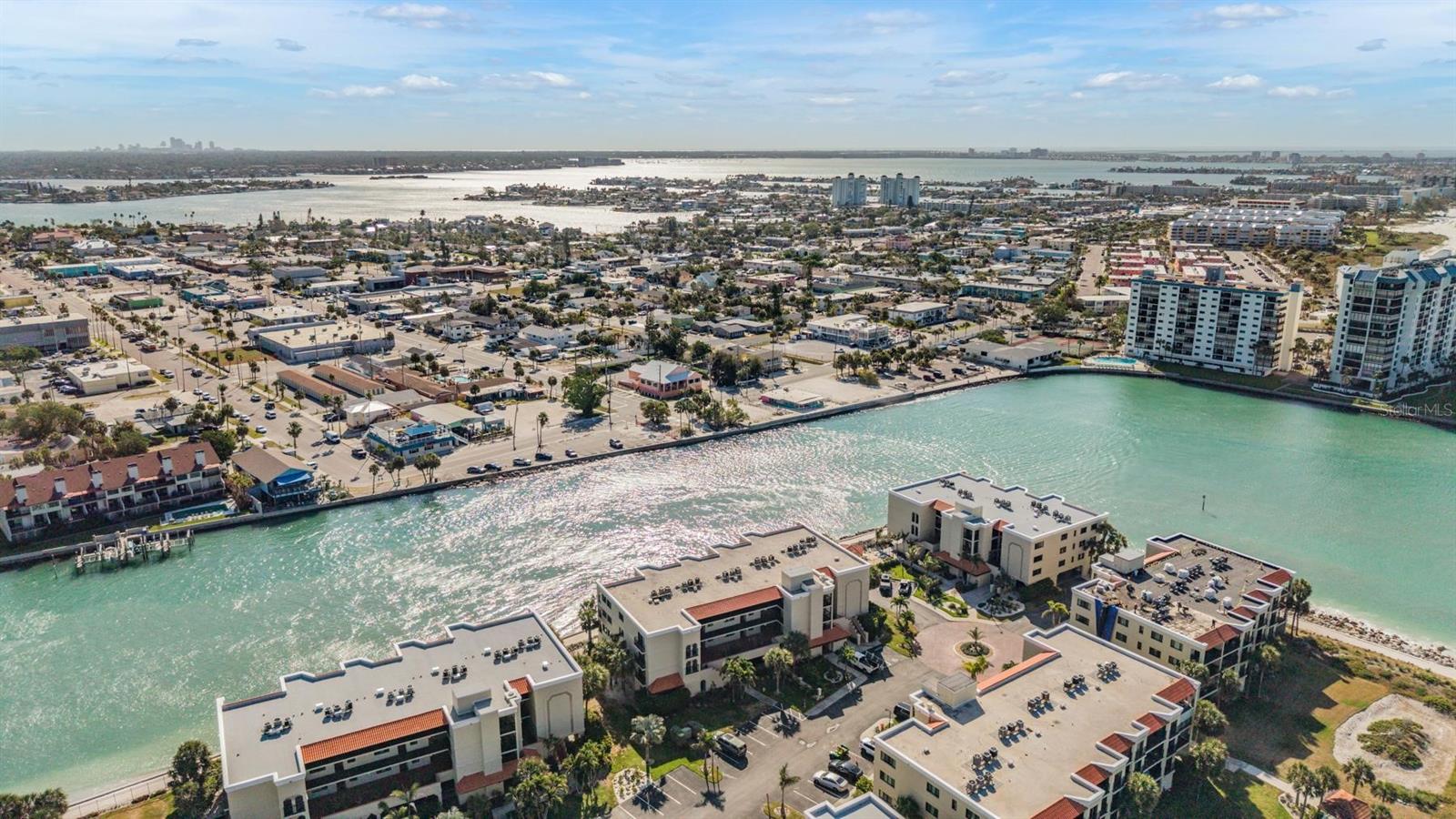 7435 BAYSHORE DR #303, TREASURE ISLAND, FL, 33706