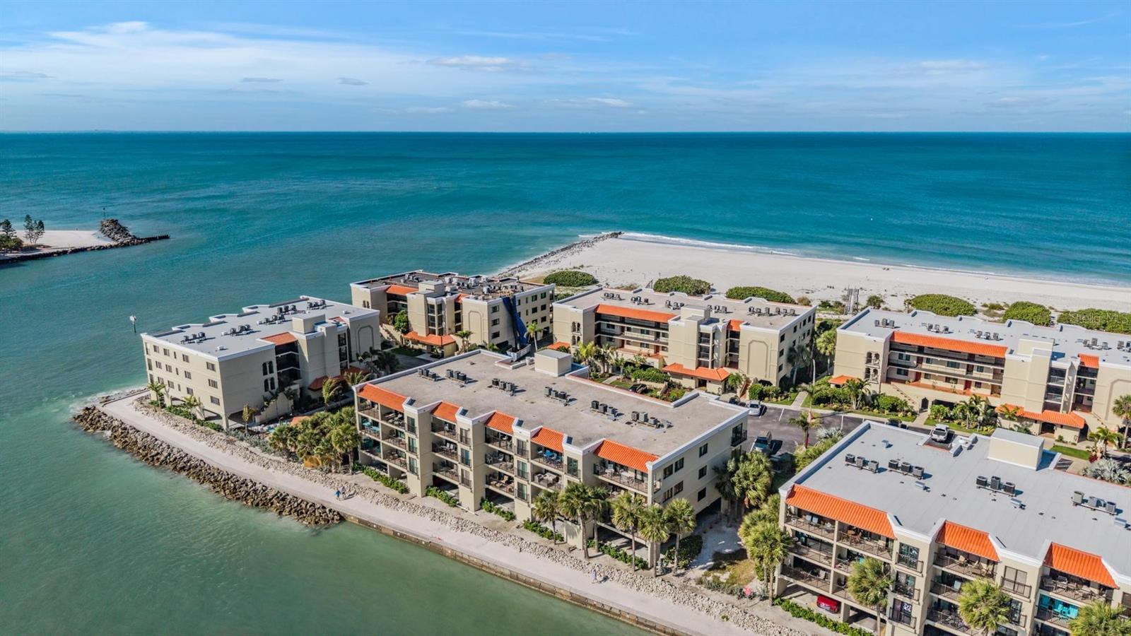 7435 BAYSHORE DR #303, TREASURE ISLAND, FL, 33706