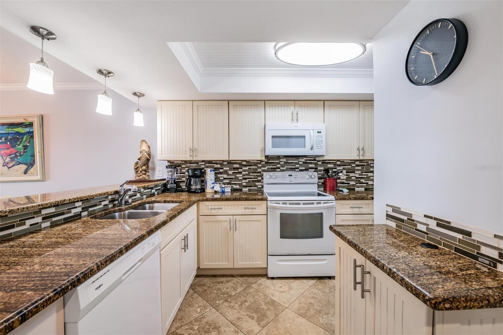 7435 BAYSHORE DR #303, TREASURE ISLAND, FL, 33706