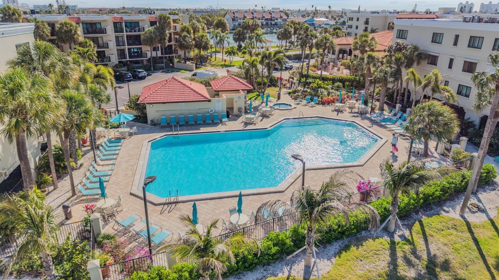 7435 BAYSHORE DR #303, TREASURE ISLAND, FL, 33706