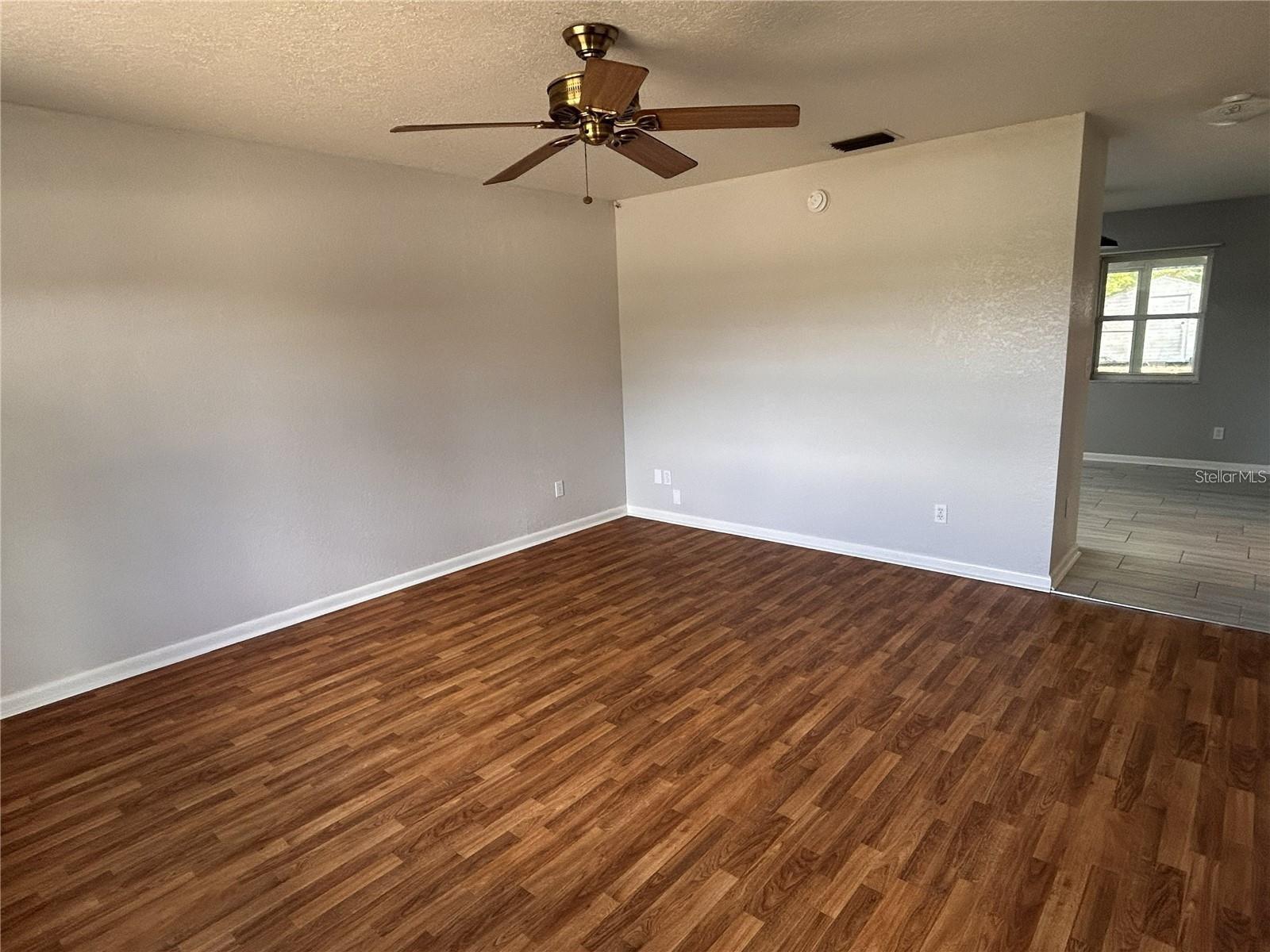 911 NW 4TH AVE, CHIEFLAND, FL, 32626