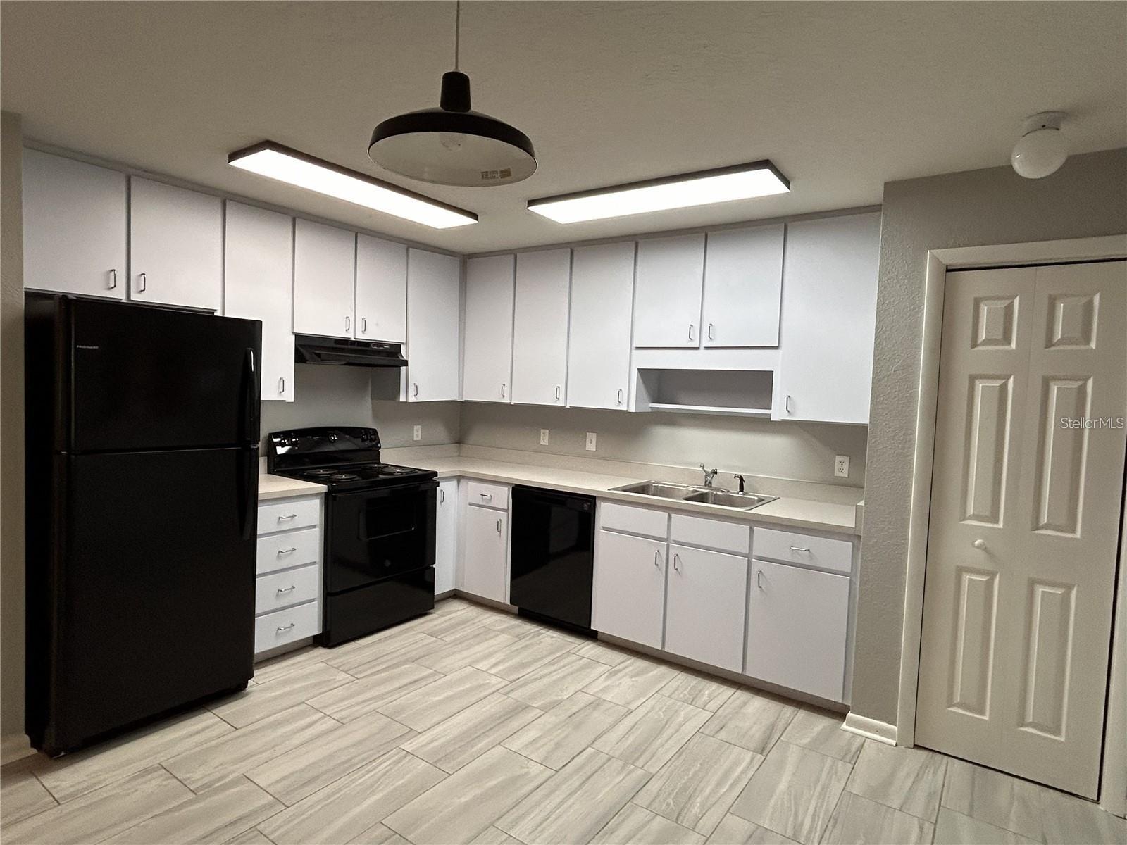 911 NW 4TH AVE, CHIEFLAND, FL, 32626