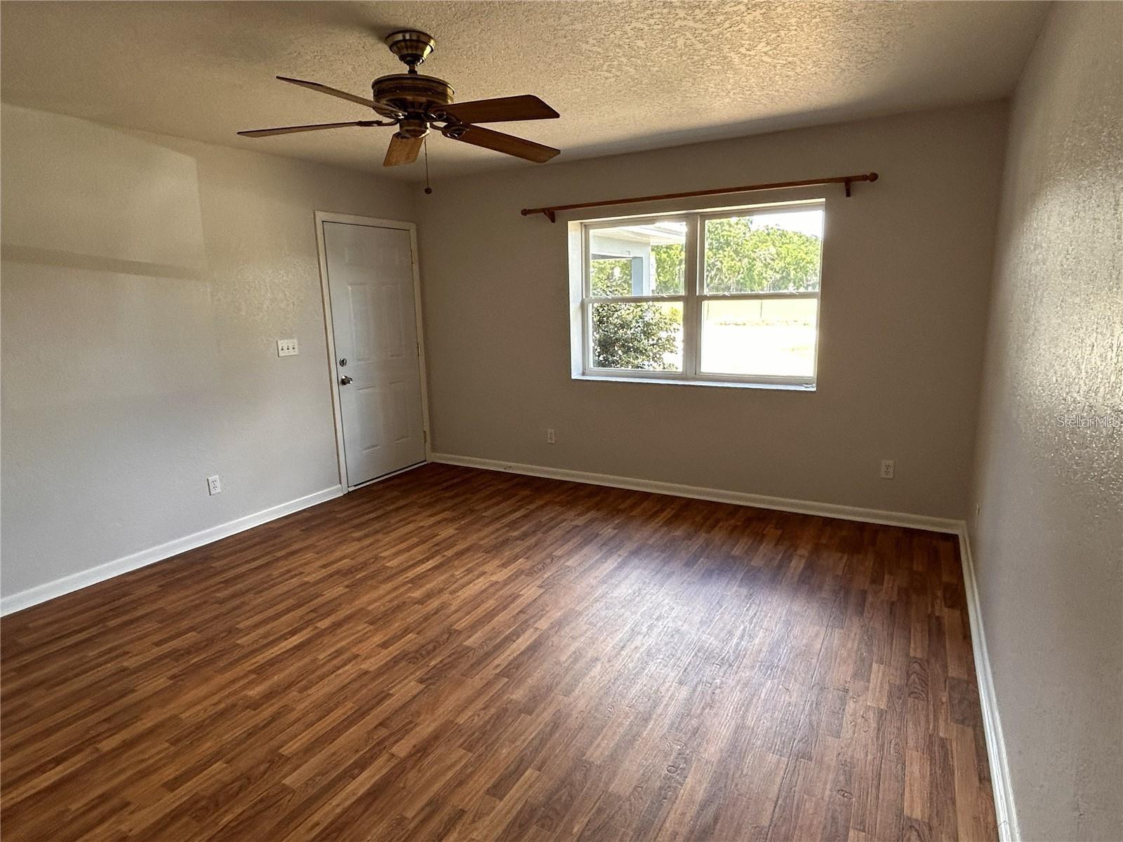 911 NW 4TH AVE, CHIEFLAND, FL, 32626