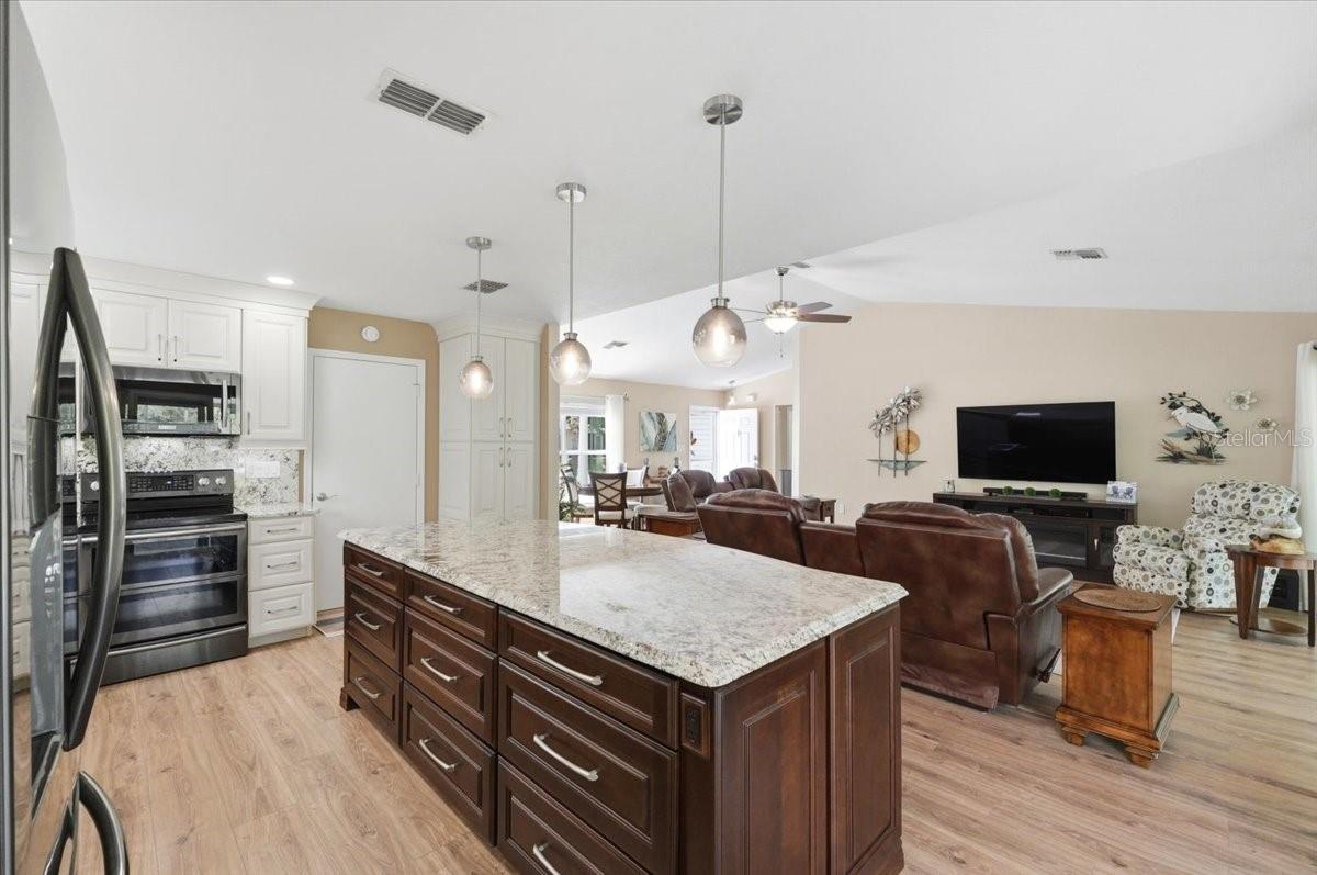 6101 MAGPIE DR, LAKELAND, FL, 33809