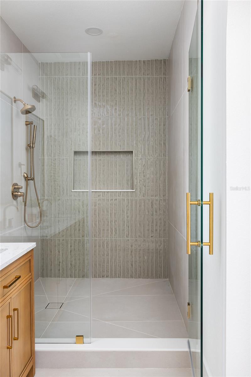 2507 N RIDGEWOOD AVE, TAMPA, FL, 33602