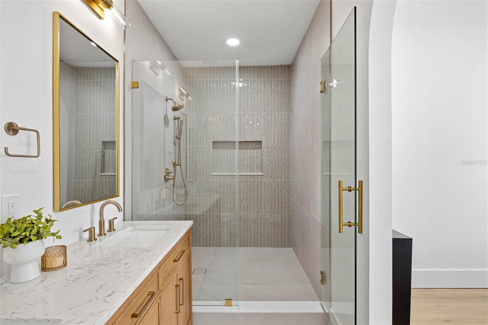 2507 N RIDGEWOOD AVE, TAMPA, FL, 33602