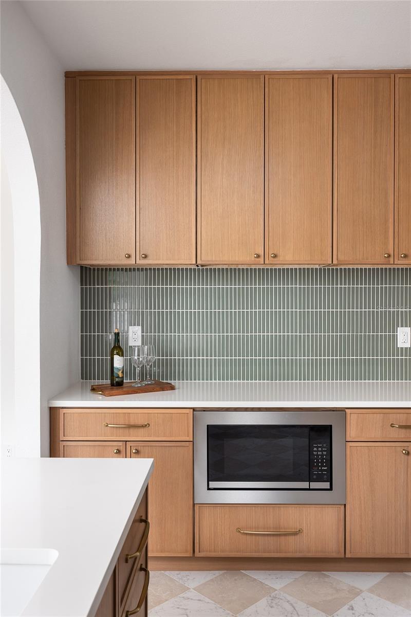 2507 N RIDGEWOOD AVE, TAMPA, FL, 33602