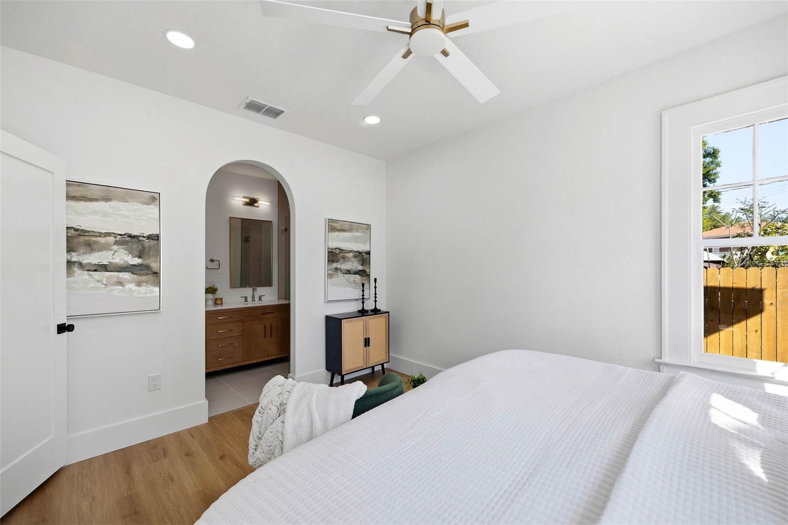 2507 N RIDGEWOOD AVE, TAMPA, FL, 33602