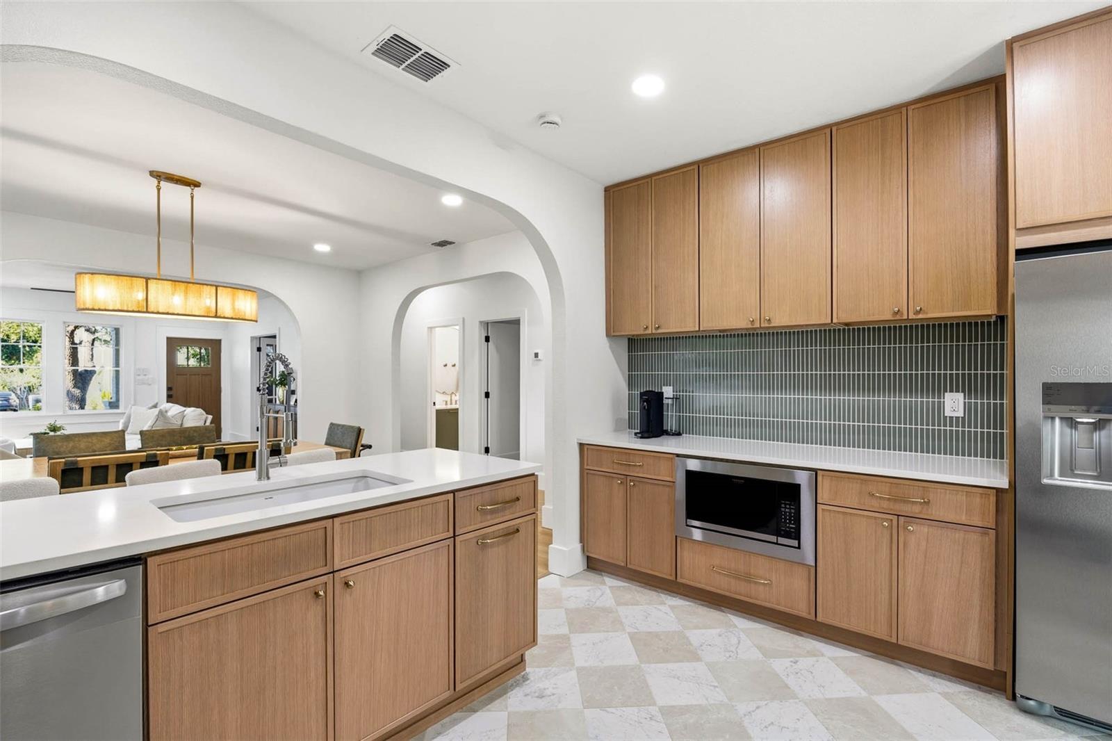 2507 N RIDGEWOOD AVE, TAMPA, FL, 33602