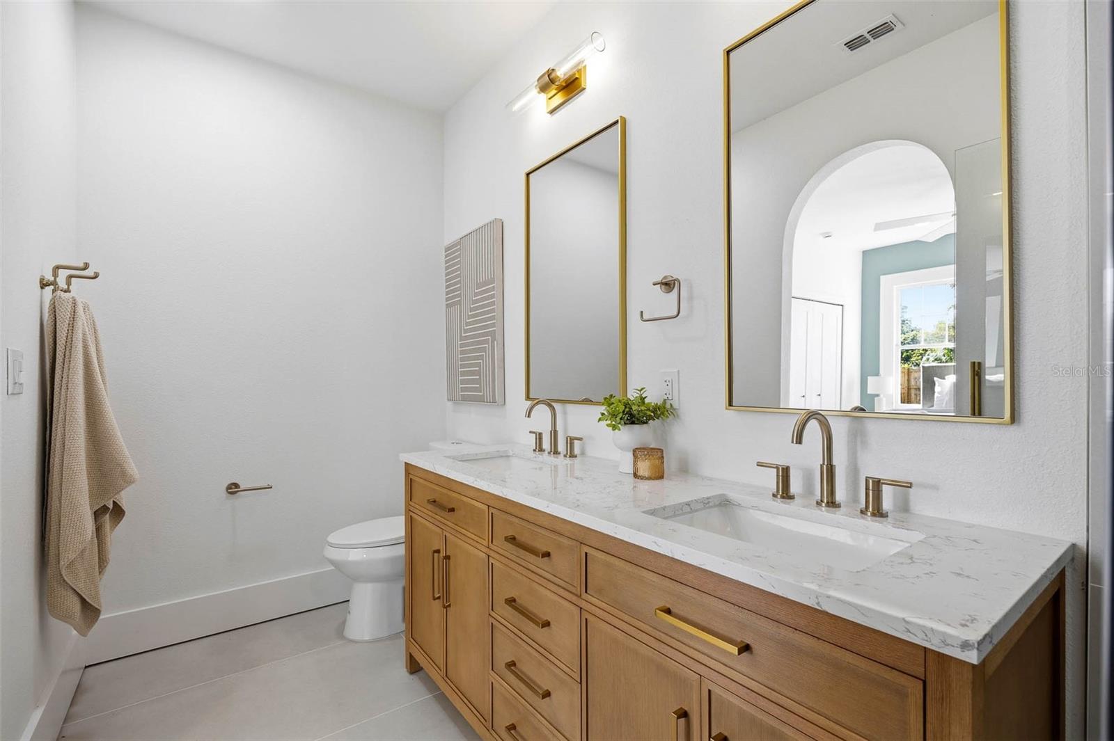 2507 N RIDGEWOOD AVE, TAMPA, FL, 33602