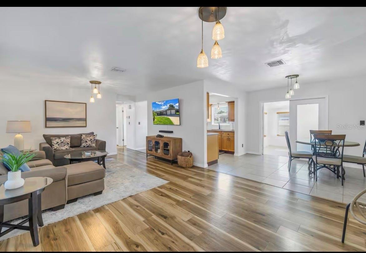 8199 115TH ST, SEMINOLE, FL, 33772