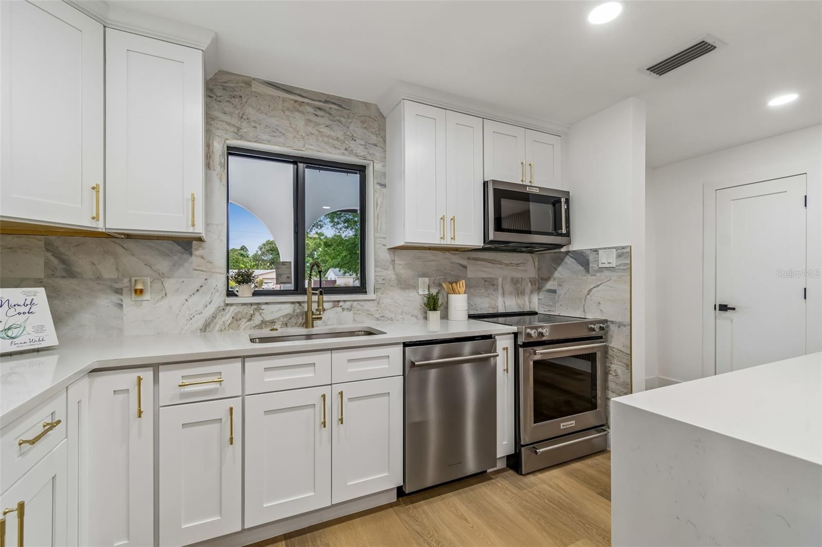 2550 GOMAZ WAY S, ST PETERSBURG, FL, 33712