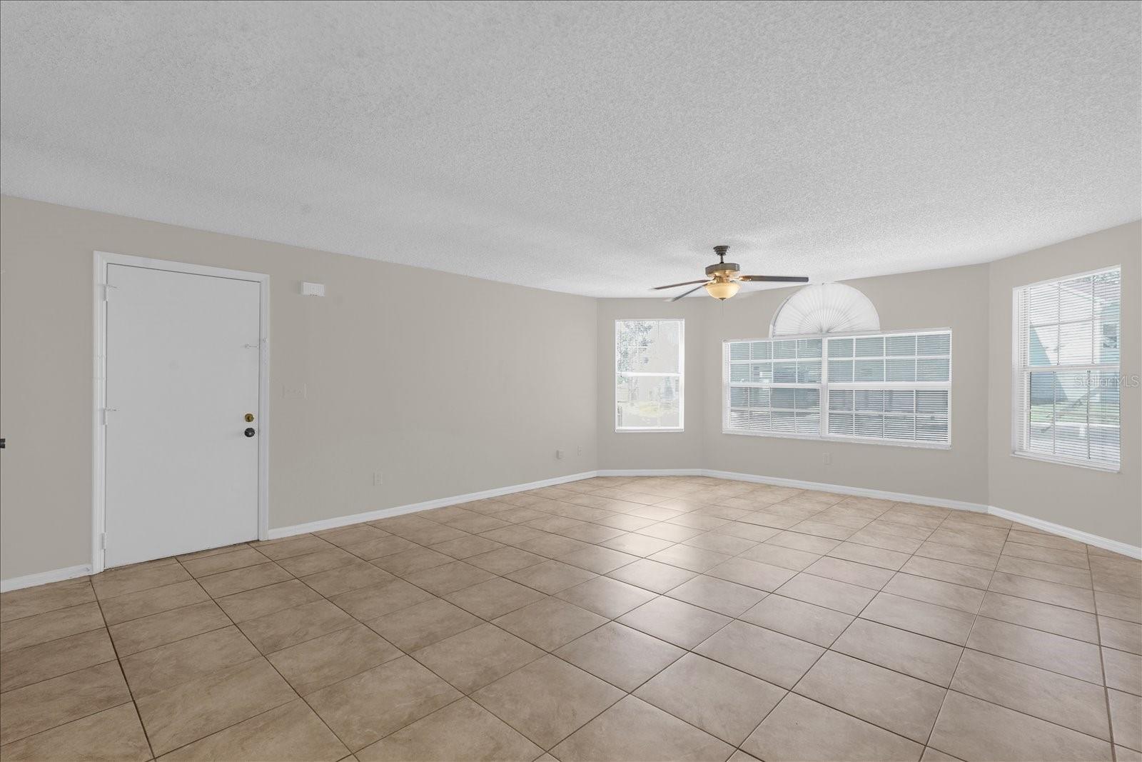 2731 N POINCIANA BLVD #107, KISSIMMEE, FL, 34746