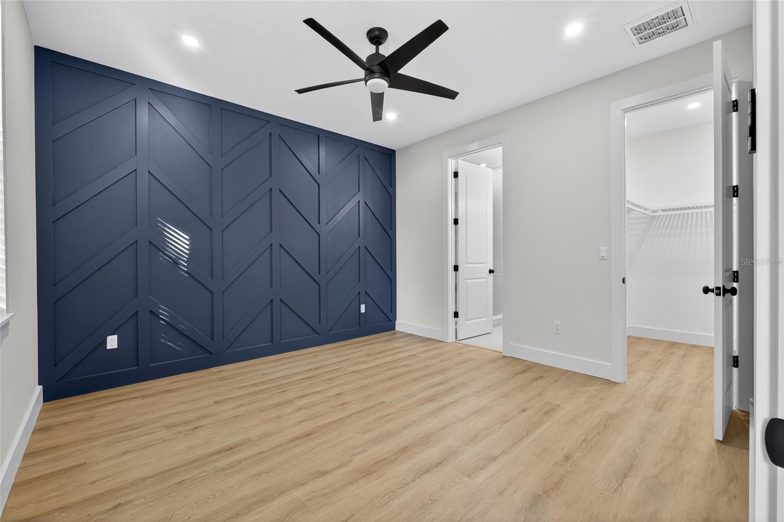 1515 E KNOLLWOOD ST, TAMPA, FL, 33610