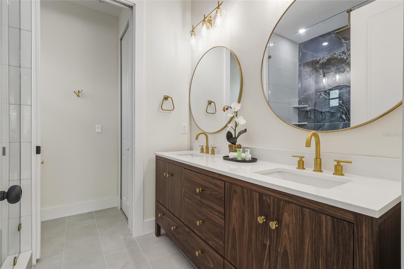 1515 E KNOLLWOOD ST, TAMPA, FL, 33610