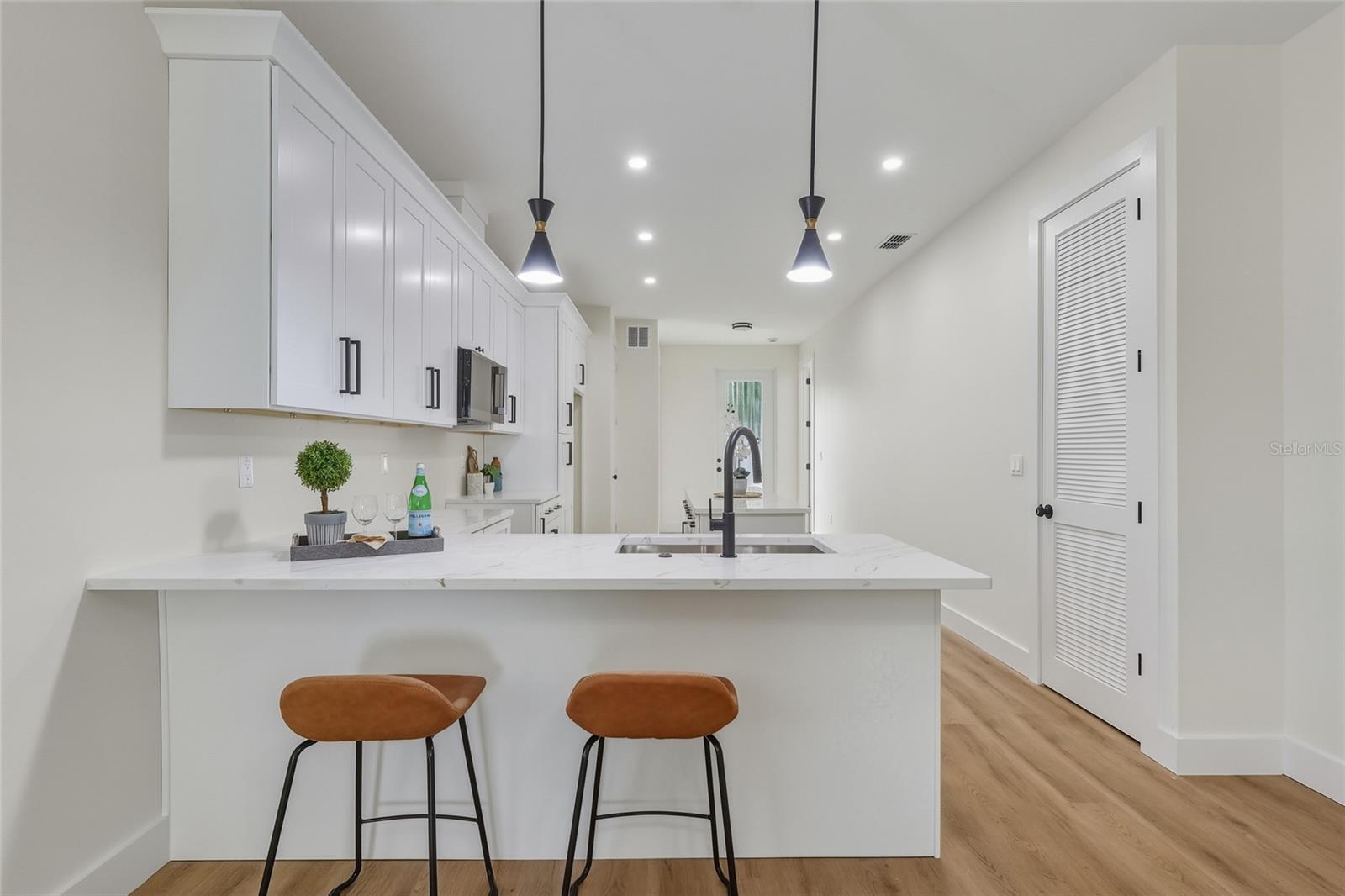 1515 E KNOLLWOOD ST, TAMPA, FL, 33610