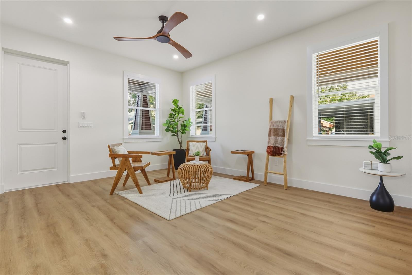 1515 E KNOLLWOOD ST, TAMPA, FL, 33610